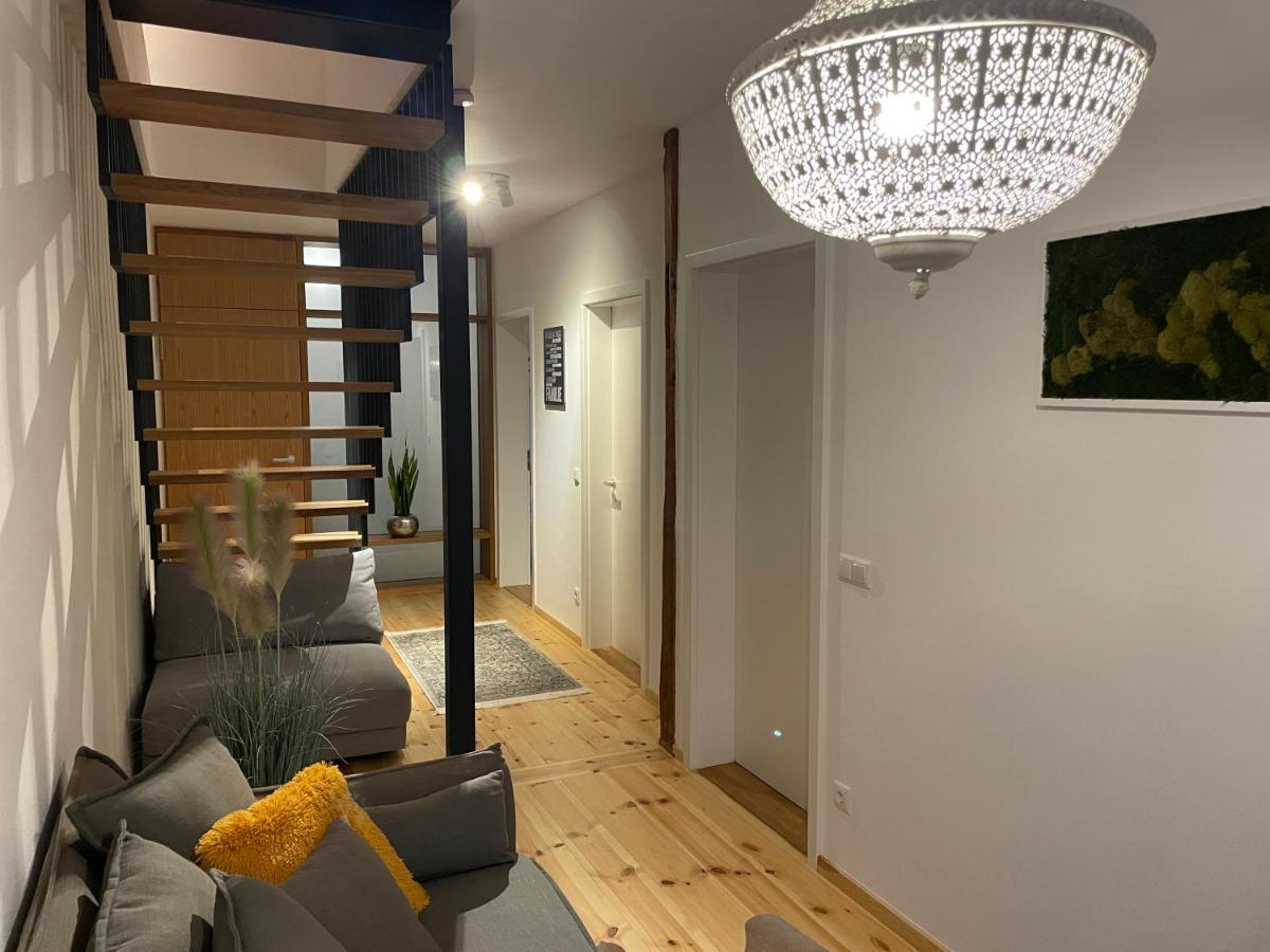Voh Super Exklusives Loft, Zentral, Smart-Tv, Parkplatz Apartment Vohenstrauss Exterior photo